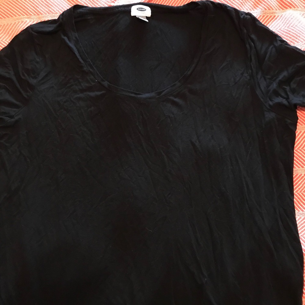 OLD NAVY BLACK T-SHIRT